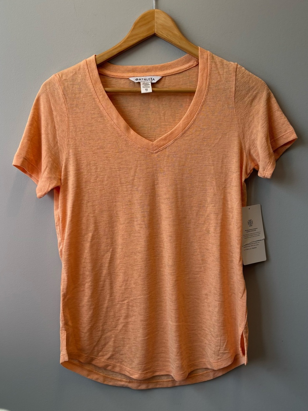 NWT Athleta‎ Breezy Scoop V Tee Simply Peach XS Short Sleeve T-Shirt